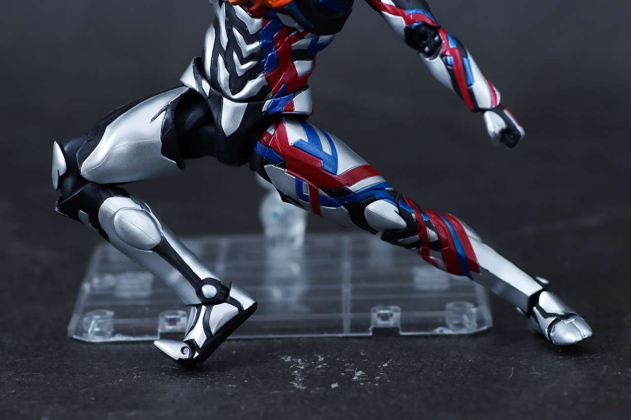 S.H.フィギュアーツ　ウルトラマンブレーザー ファードランアーマー　レビュー　可動範囲