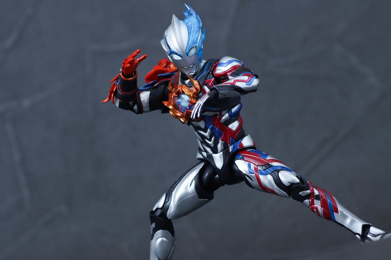 S.H.フィギュアーツ　ウルトラマンブレーザー ファードランアーマー　レビュー　アクション