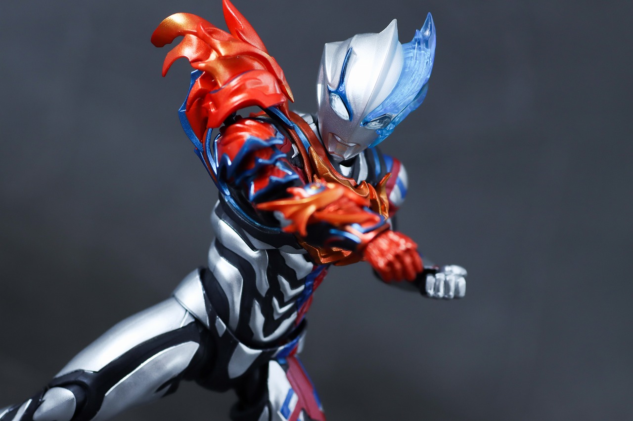 S.H.フィギュアーツ　ウルトラマンブレーザー ファードランアーマー　レビュー　アクション