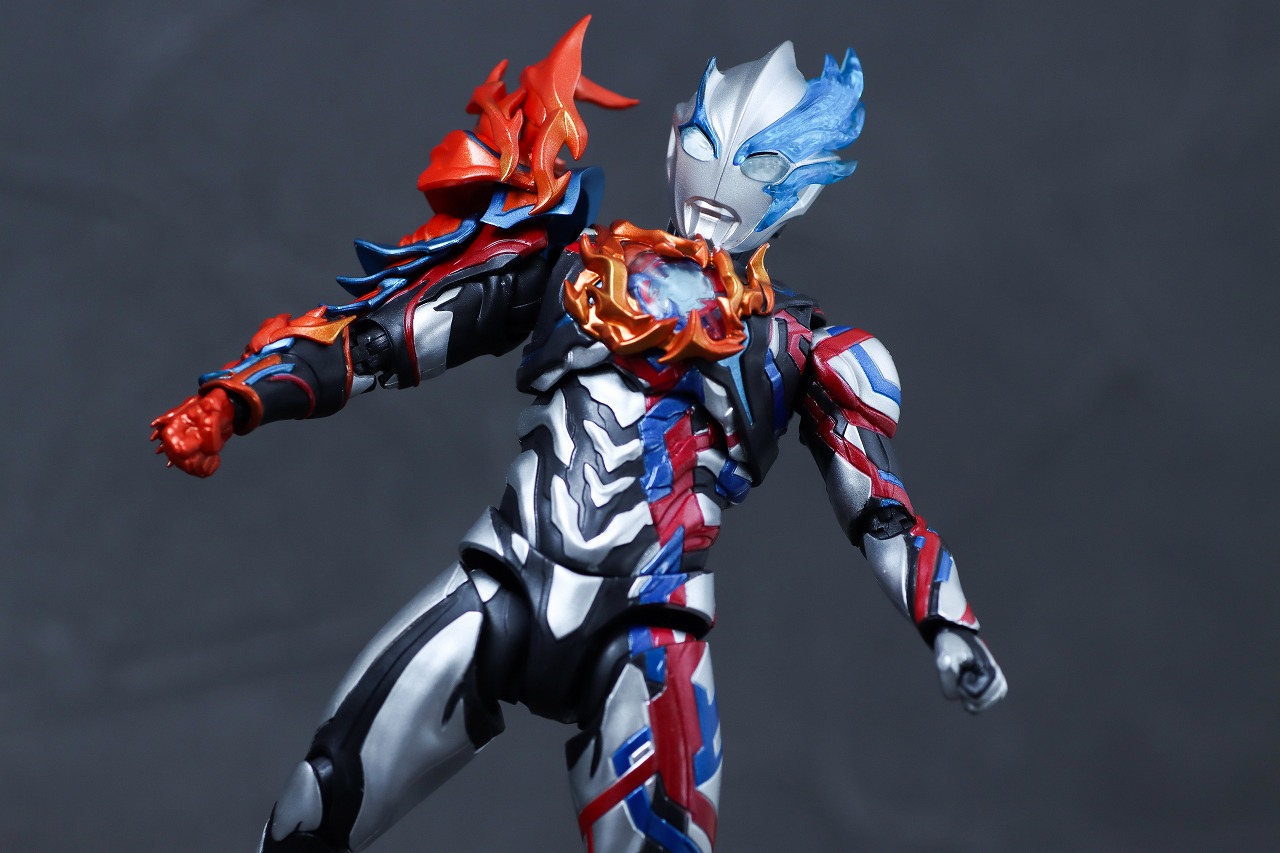 S.H.フィギュアーツ　ウルトラマンブレーザー ファードランアーマー　レビュー　アクション