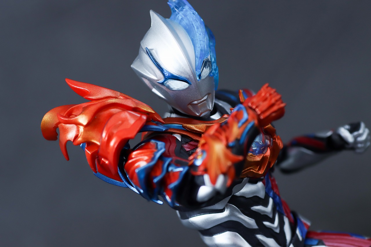 S.H.フィギュアーツ　ウルトラマンブレーザー ファードランアーマー　レビュー　アクション