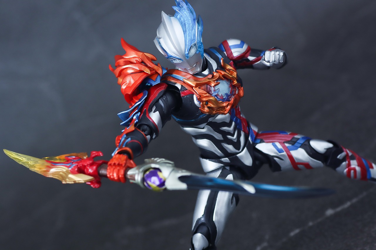 S.H.フィギュアーツ　ウルトラマンブレーザー ファードランアーマー　レビュー　アクション