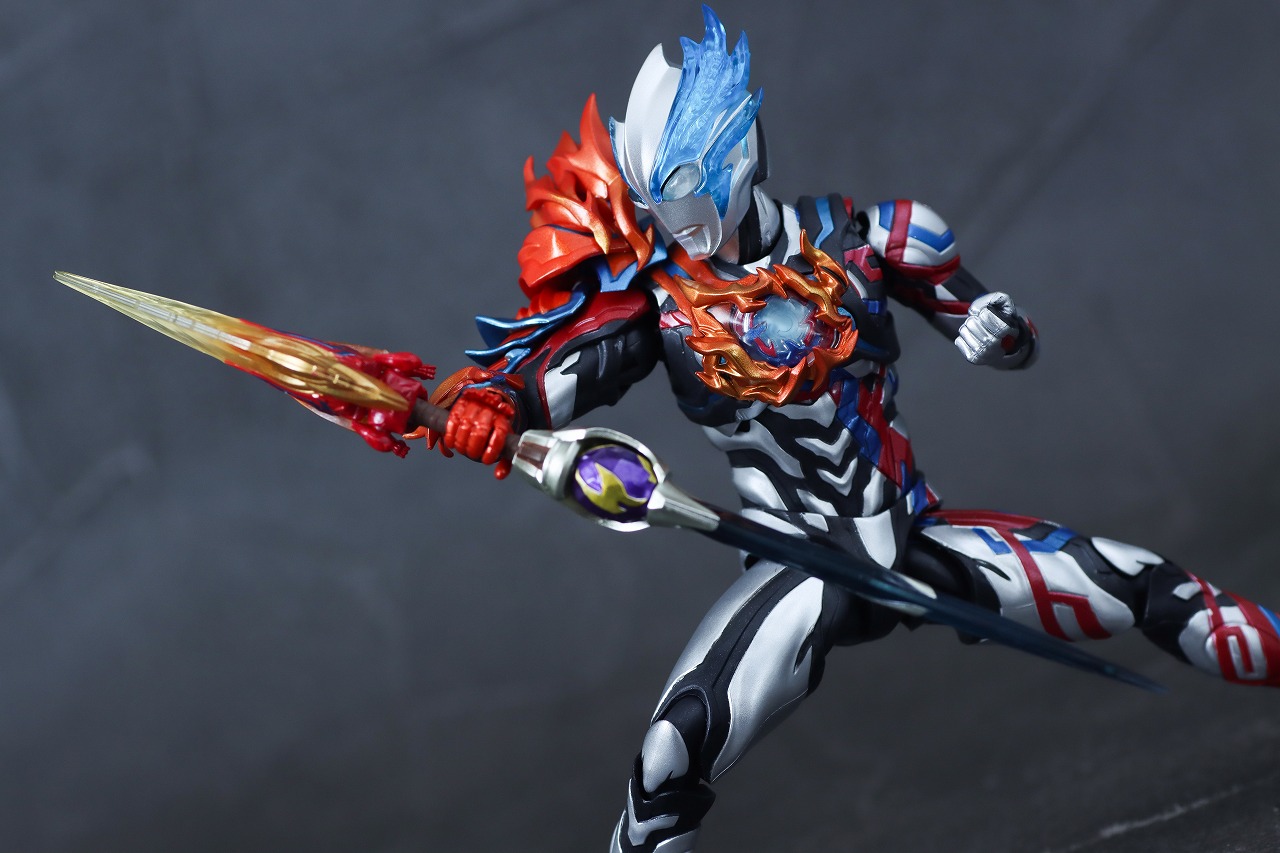 S.H.フィギュアーツ　ウルトラマンブレーザー ファードランアーマー　レビュー　アクション