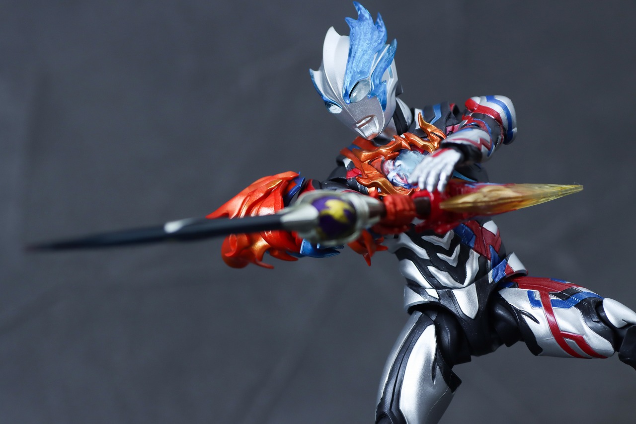 S.H.フィギュアーツ　ウルトラマンブレーザー ファードランアーマー　レビュー　アクション