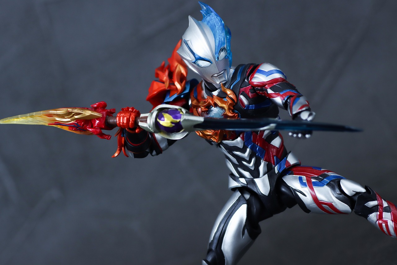 S.H.フィギュアーツ　ウルトラマンブレーザー ファードランアーマー　レビュー　アクション