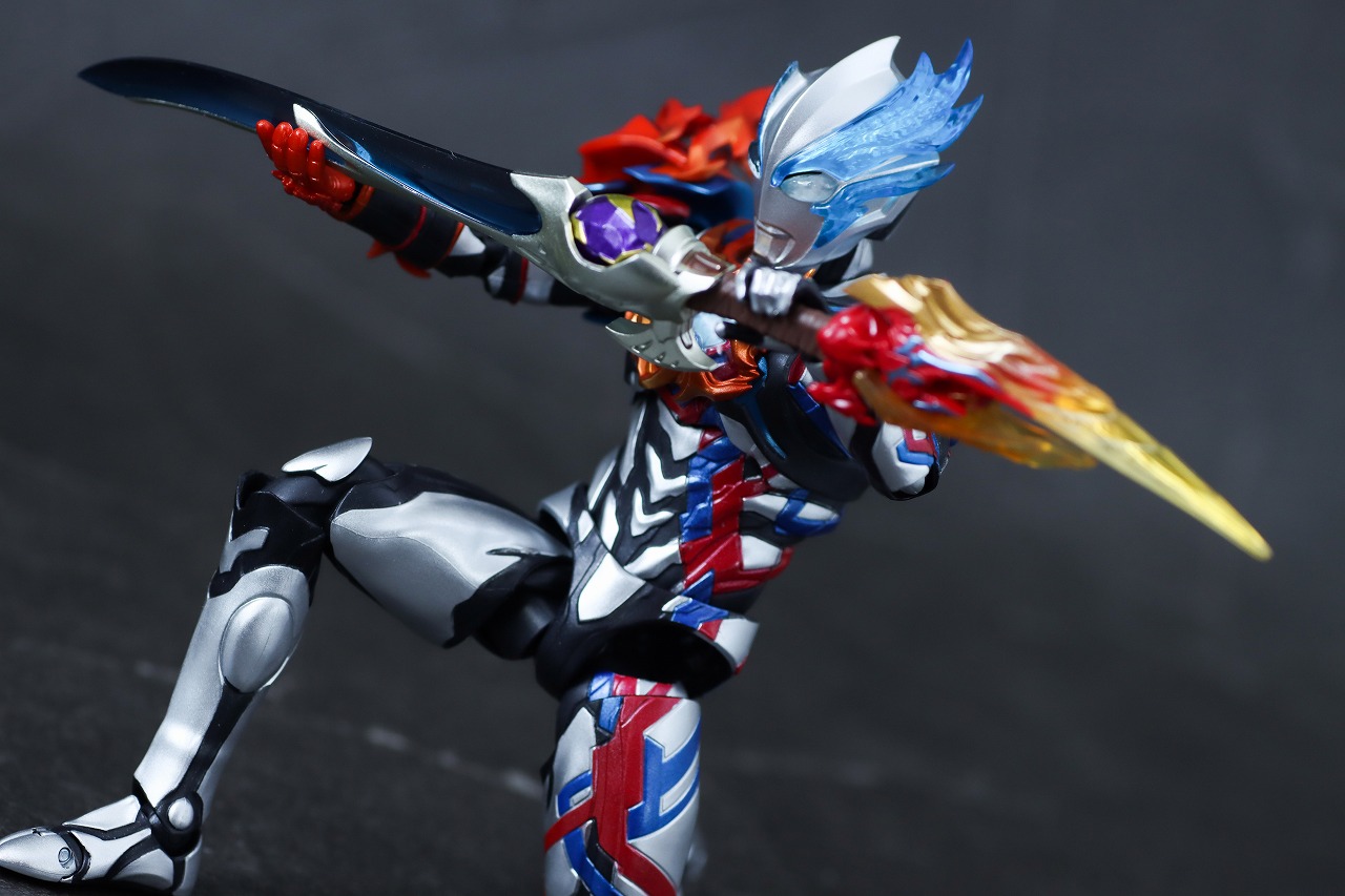 S.H.フィギュアーツ　ウルトラマンブレーザー ファードランアーマー　レビュー　アクション