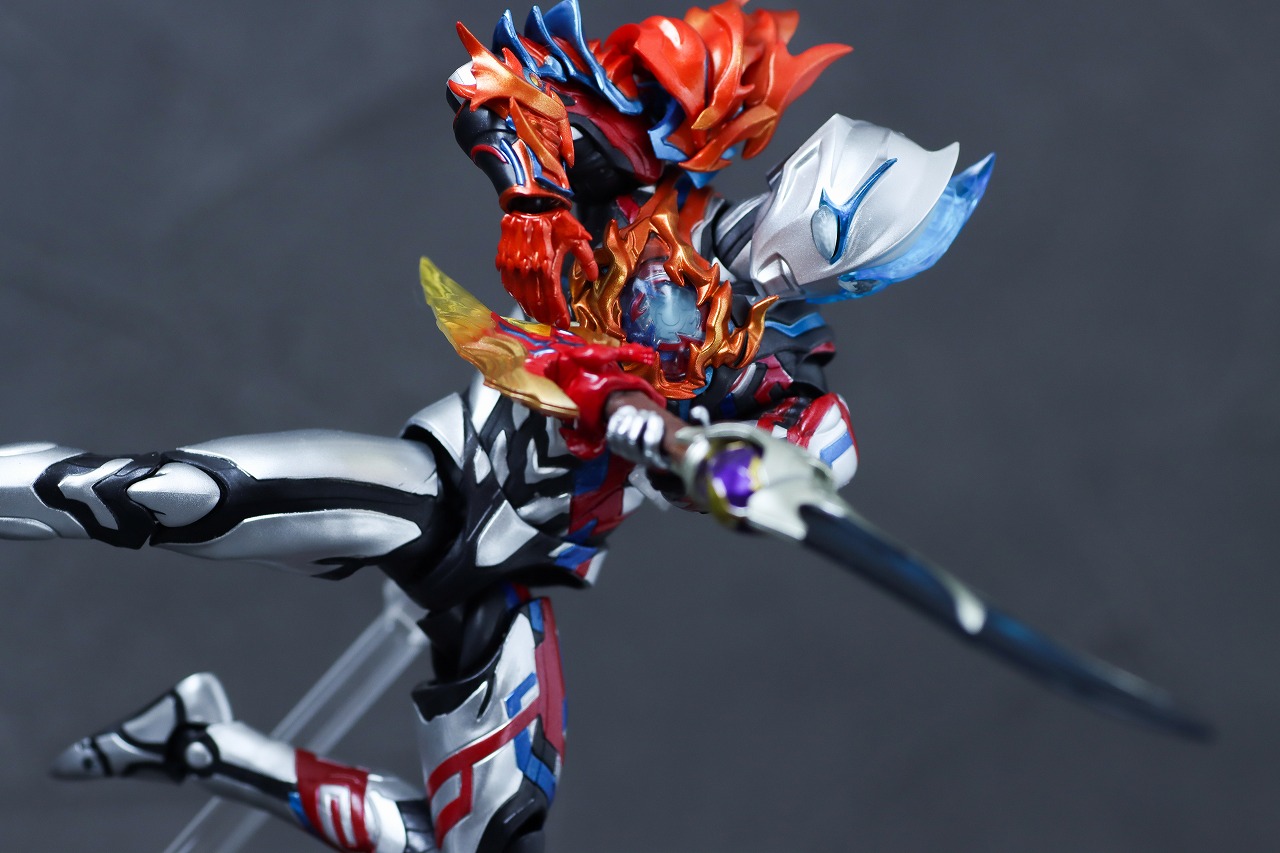 S.H.フィギュアーツ　ウルトラマンブレーザー ファードランアーマー　レビュー　アクション