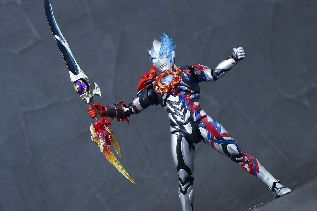 S.H.フィギュアーツ　ウルトラマンブレーザー ファードランアーマー　レビュー　アクション