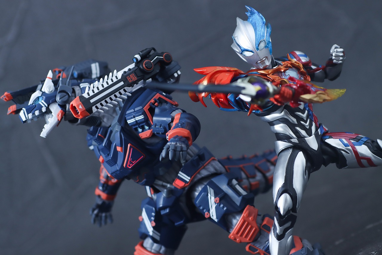 S.H.フィギュアーツ　ウルトラマンブレーザー ファードランアーマー　レビュー　アクション　アースガロン