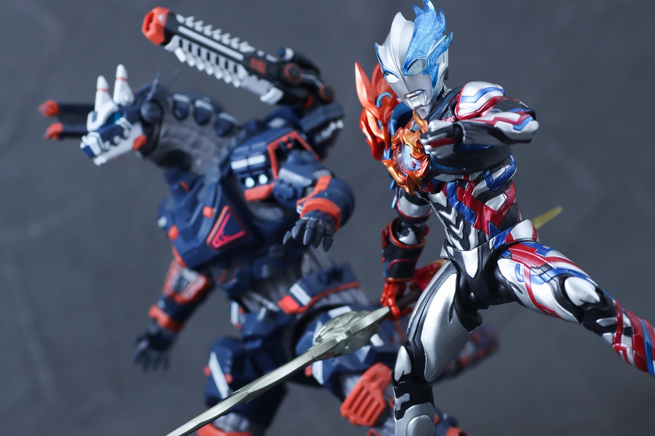 S.H.フィギュアーツ　ウルトラマンブレーザー ファードランアーマー　レビュー　アクションアースガロン