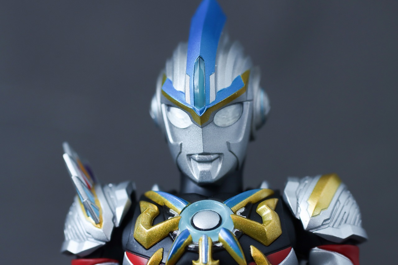 S.H.フィギュアーツ　ウルトラマンオーブ オーブトリニティ　レビュー　本体