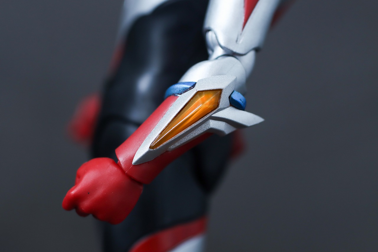 S.H.フィギュアーツ　ウルトラマンオーブ オーブトリニティ　レビュー　本体