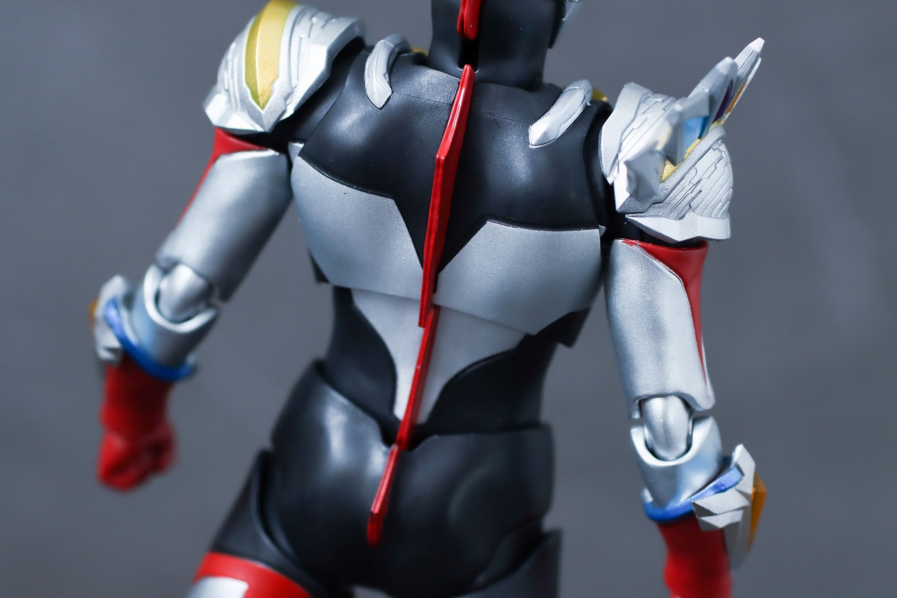 S.H.フィギュアーツ　ウルトラマンオーブ オーブトリニティ　レビュー　本体