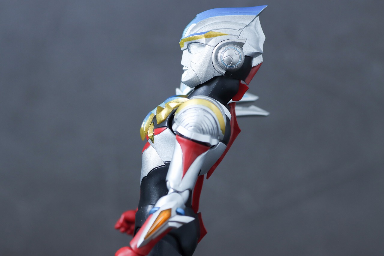 S.H.フィギュアーツ　ウルトラマンオーブ オーブトリニティ　レビュー　可動範囲