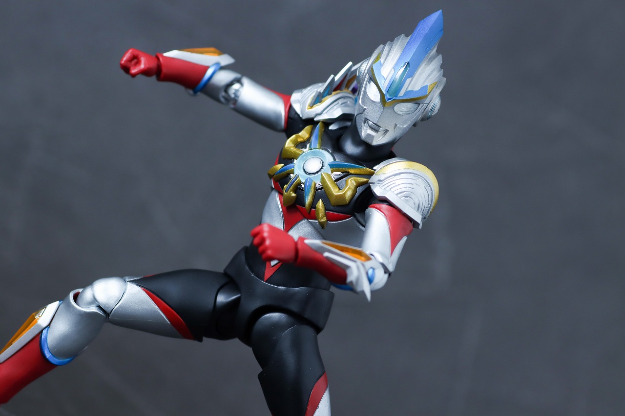 S.H.フィギュアーツ　ウルトラマンオーブ オーブトリニティ　レビュー　アクション