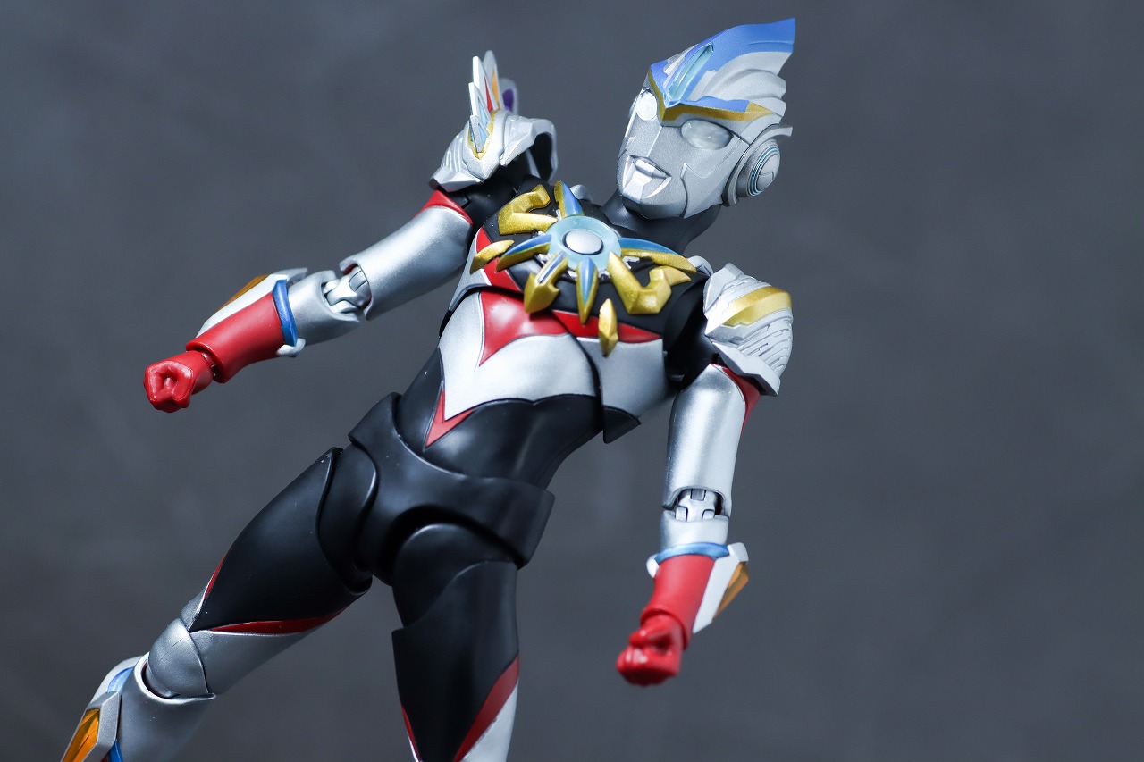 S.H.フィギュアーツ　ウルトラマンオーブ オーブトリニティ　レビュー　アクション