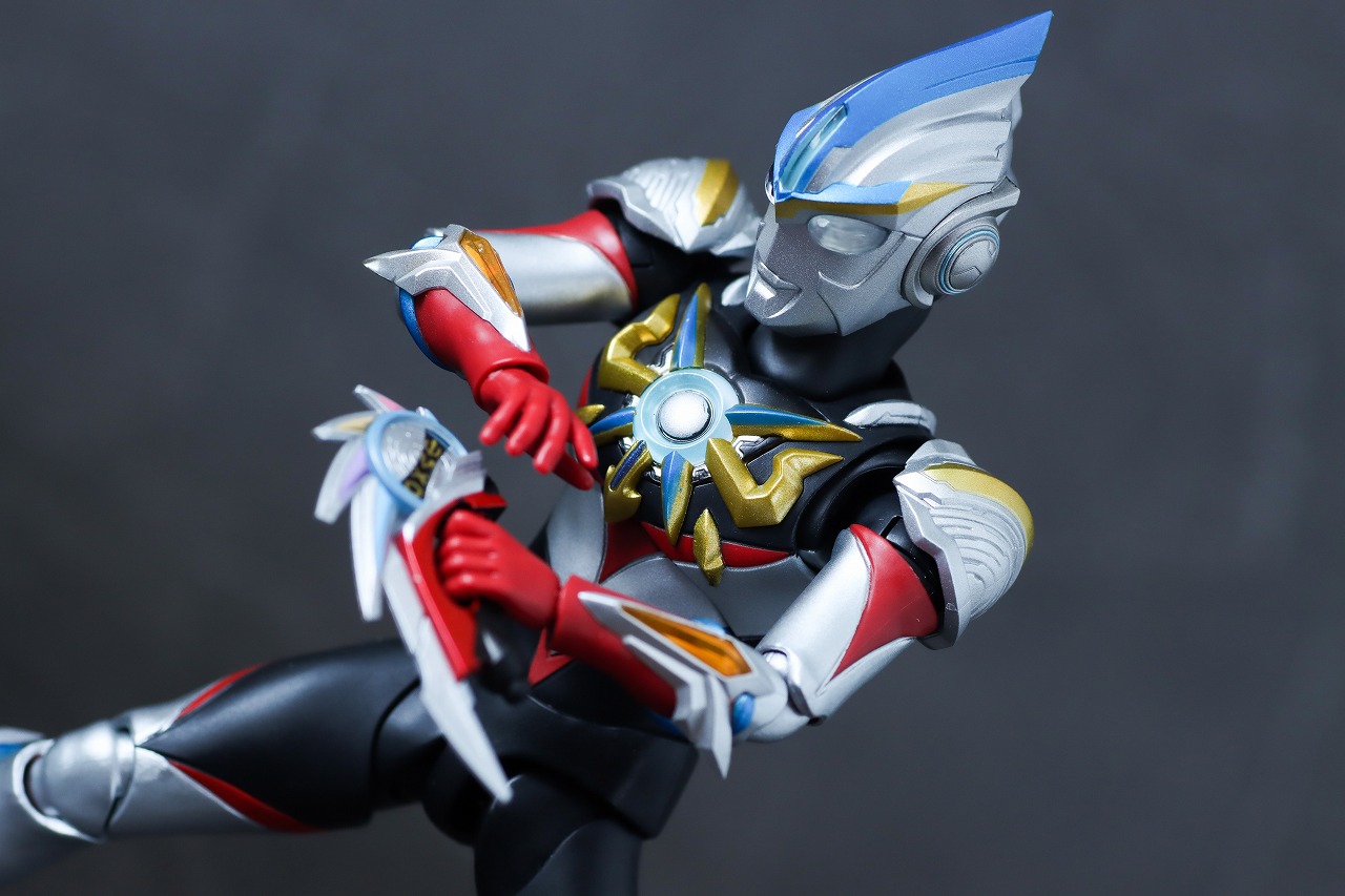 S.H.フィギュアーツ　ウルトラマンオーブ オーブトリニティ　レビュー　アクション