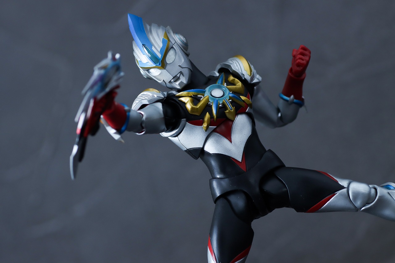 S.H.フィギュアーツ　ウルトラマンオーブ オーブトリニティ　レビュー　アクション