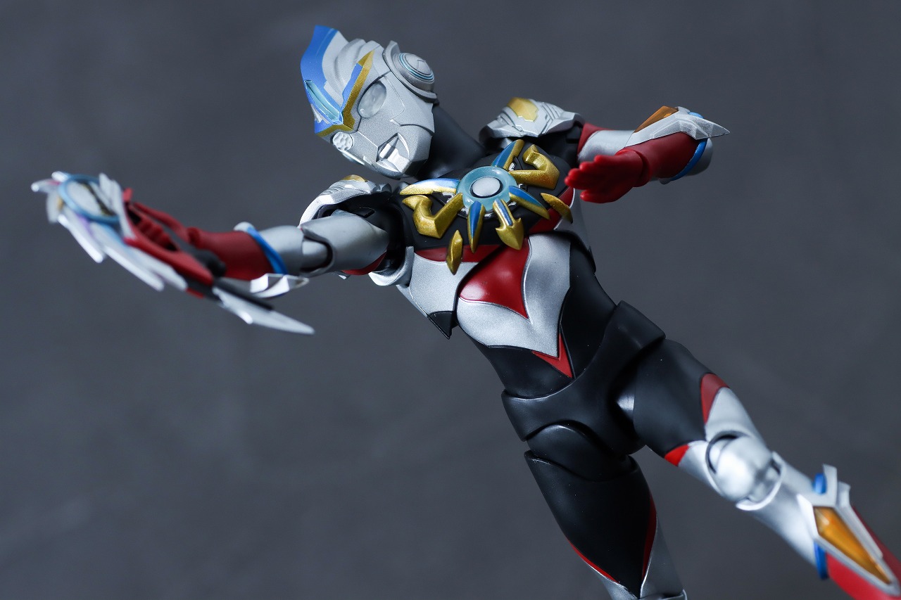 S.H.フィギュアーツ　ウルトラマンオーブ オーブトリニティ　レビュー