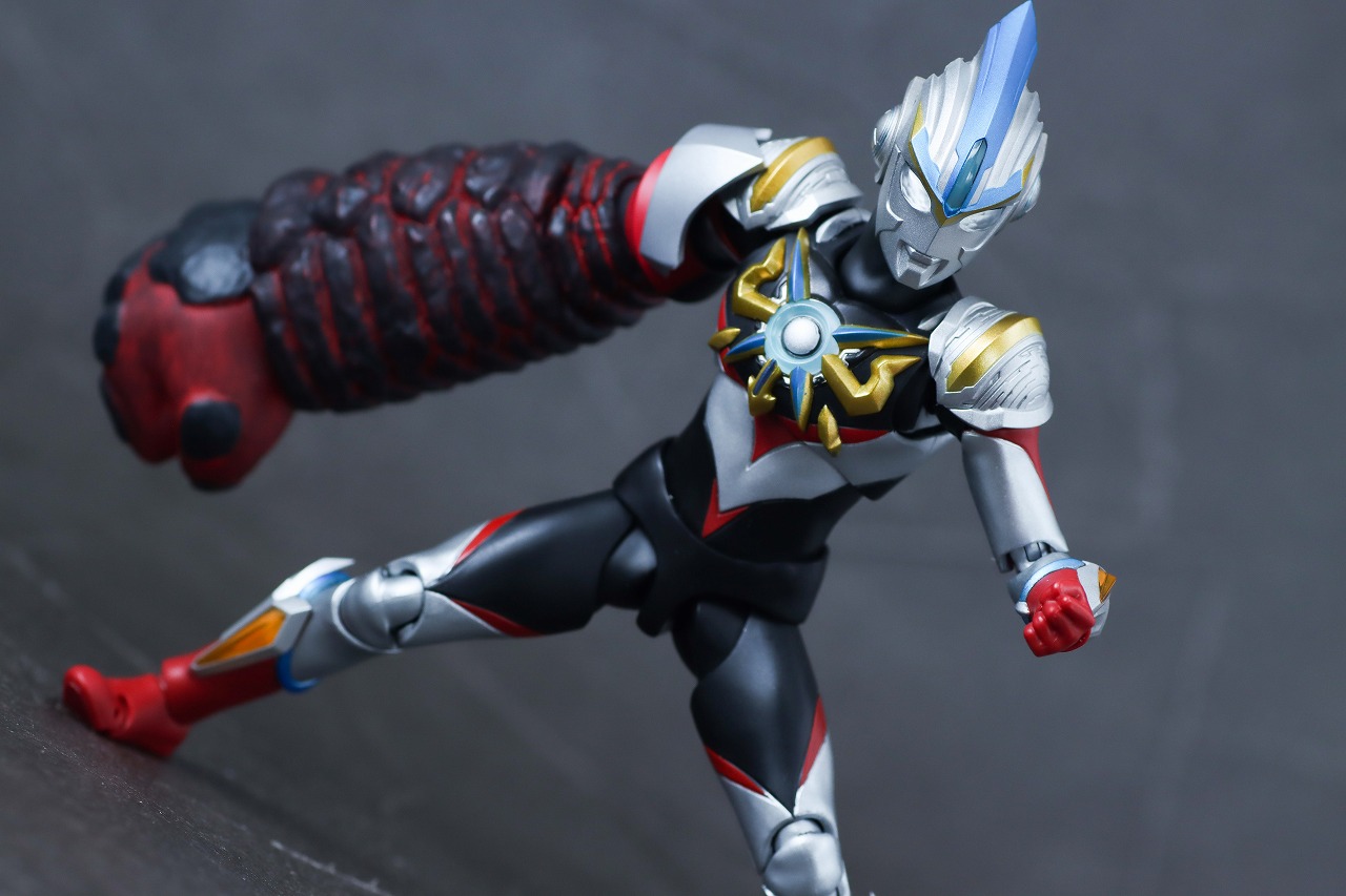 S.H.フィギュアーツ　ウルトラマンオーブ オーブトリニティ　レビュー　アクション　EXレッドキングのナックル