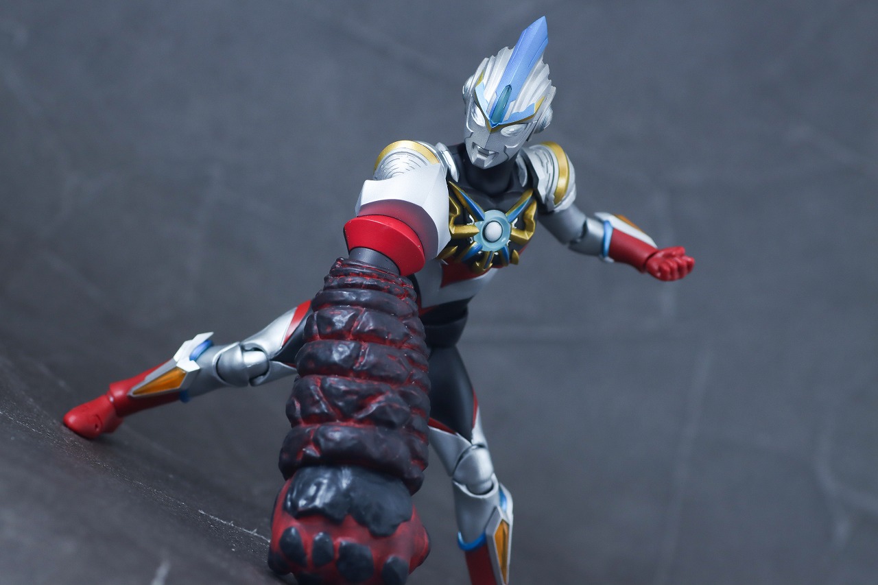 S.H.フィギュアーツ　ウルトラマンオーブ オーブトリニティ　レビュー　アクション　EXレッドキングのナックル