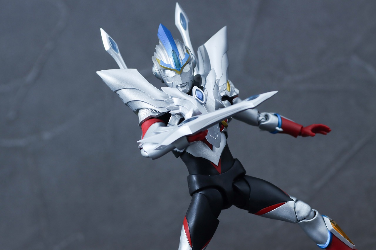 S.H.フィギュアーツ　ウルトラマンオーブ オーブトリニティ　レビュー　アクション　ウルトラマンゼロアーマー