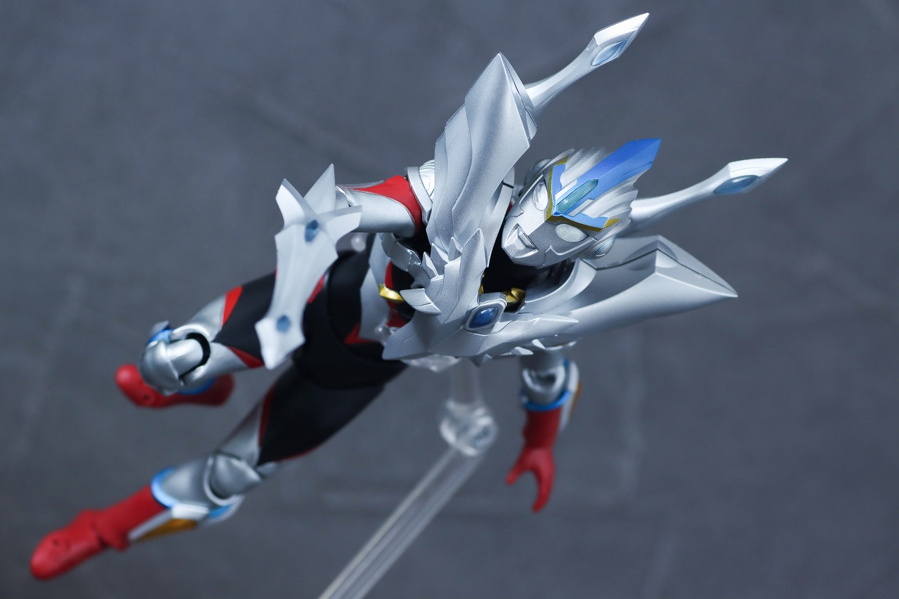 S.H.フィギュアーツ　ウルトラマンオーブ オーブトリニティ　レビュー　アクション　ウルトラマンゼロアーマー