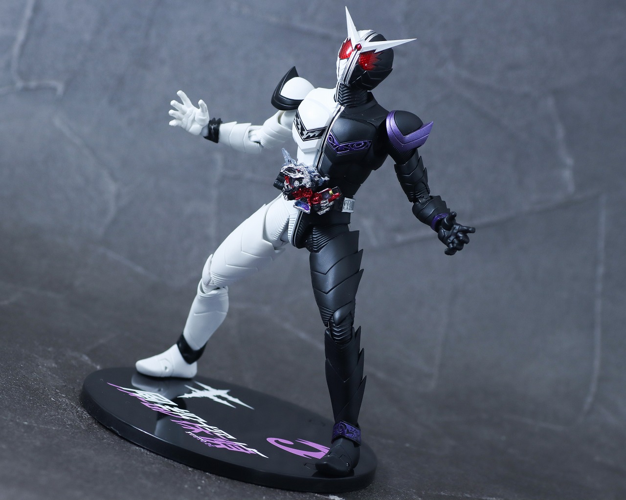 S.H.フィギュアーツ 真骨彫製法　仮面ライダーW ファングジョーカー（風都探偵アニメ化記念）　レビュー　アクション