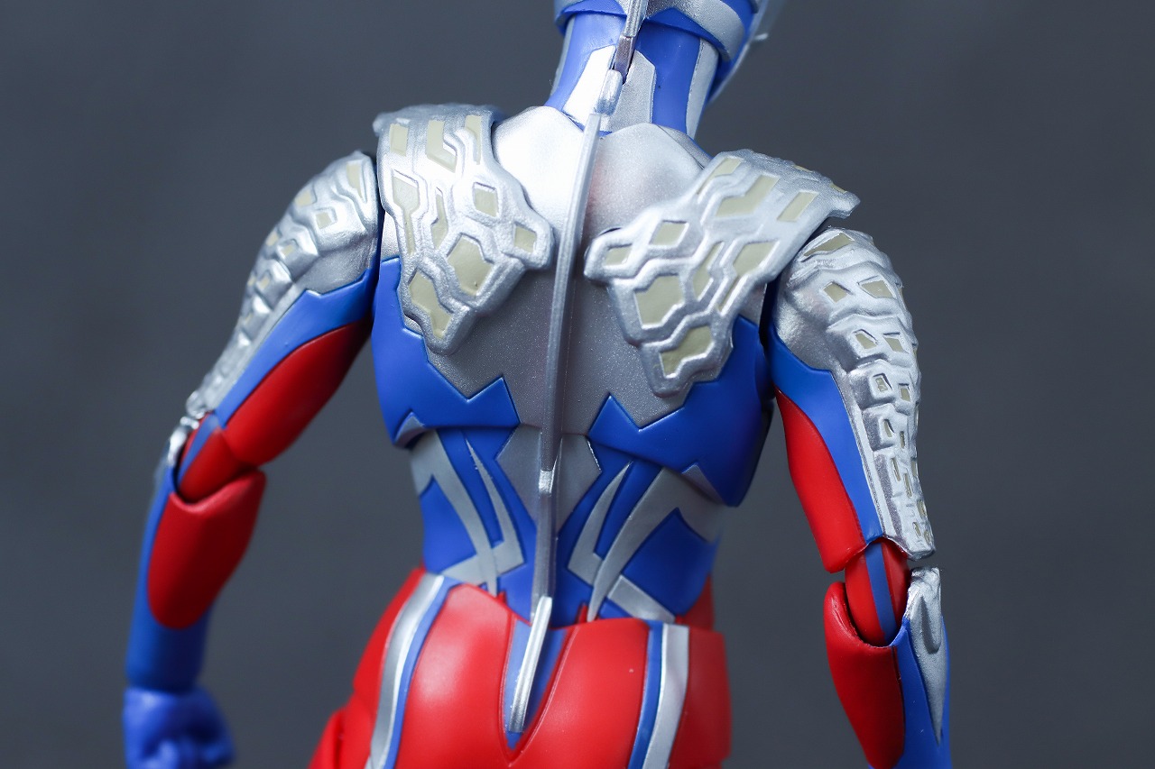 S.H.フィギュアーツ　ウルトラマンゼロ（ニュージェネ スターズVer.）　レビュー　本体