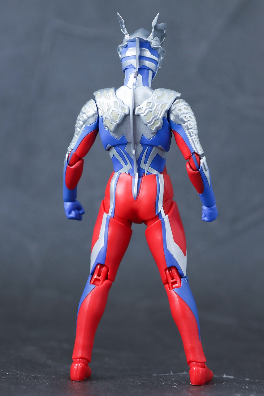 S.H.フィギュアーツ　ウルトラマンゼロ（ニュージェネ スターズVer.）　レビュー　本体