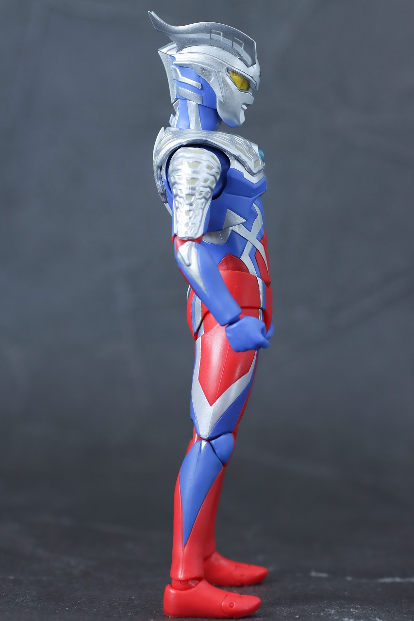 S.H.フィギュアーツ　ウルトラマンゼロ（ニュージェネ スターズVer.）　レビュー　本体