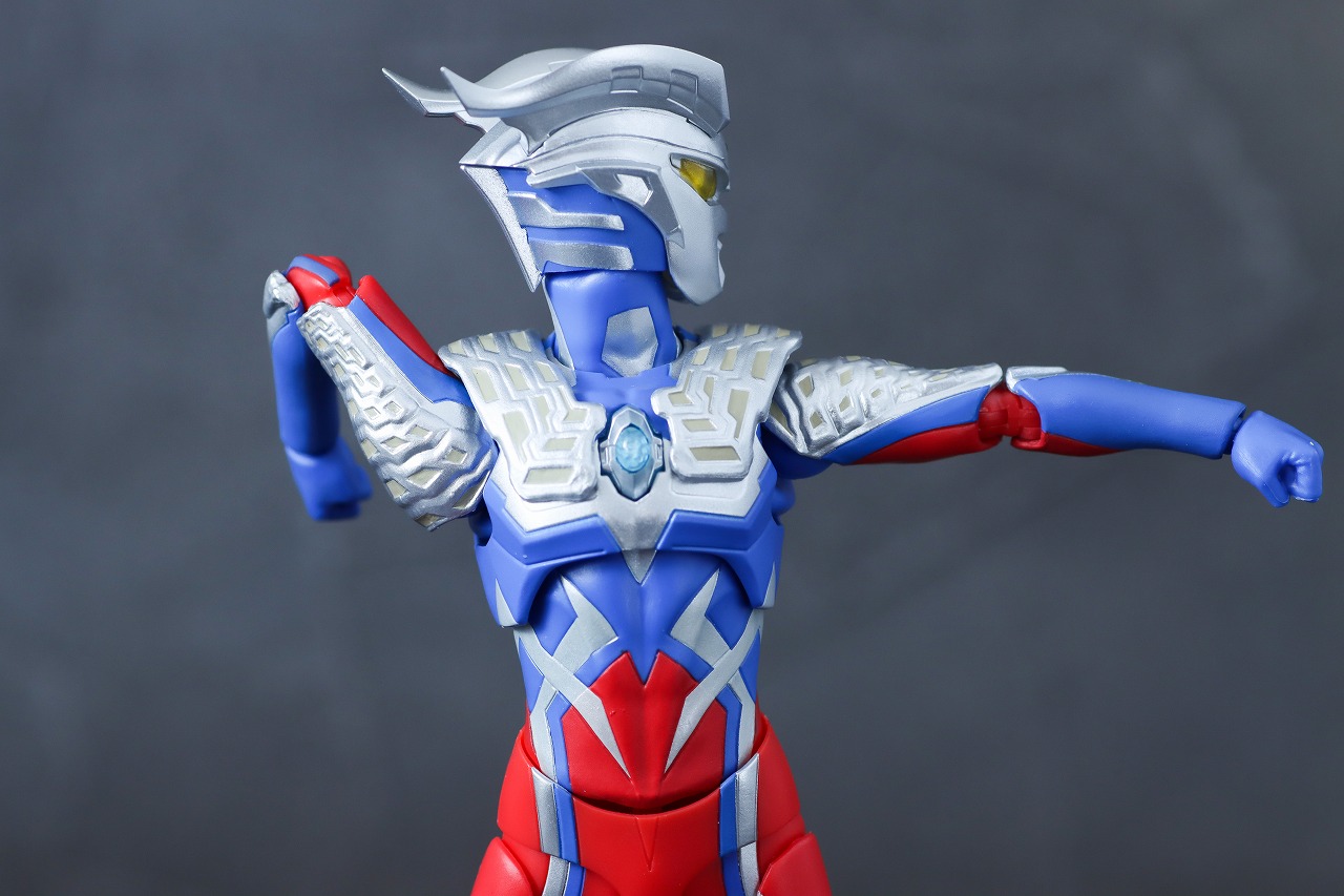 S.H.フィギュアーツ　ウルトラマンゼロ（ニュージェネ スターズVer.）　レビュー　可動範囲