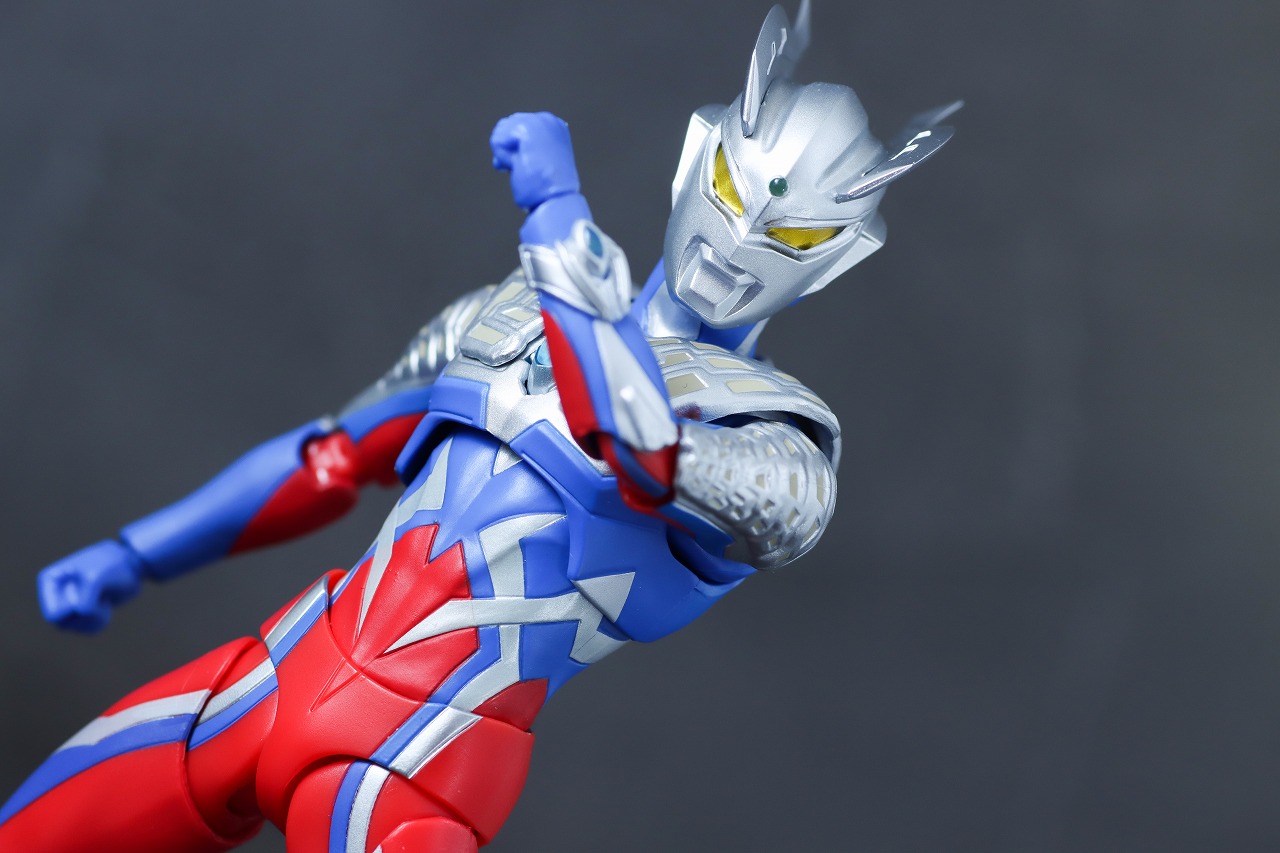 S.H.フィギュアーツ　ウルトラマンゼロ（ニュージェネ スターズVer.）　レビュー　アクション