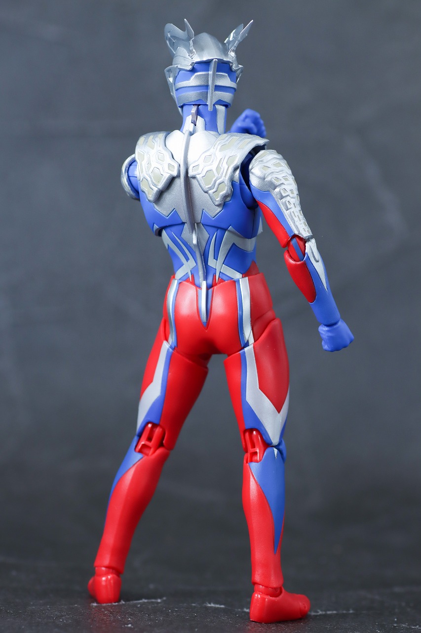 S.H.フィギュアーツ　ウルトラマンゼロ（ニュージェネ スターズVer.）　レビュー　本体