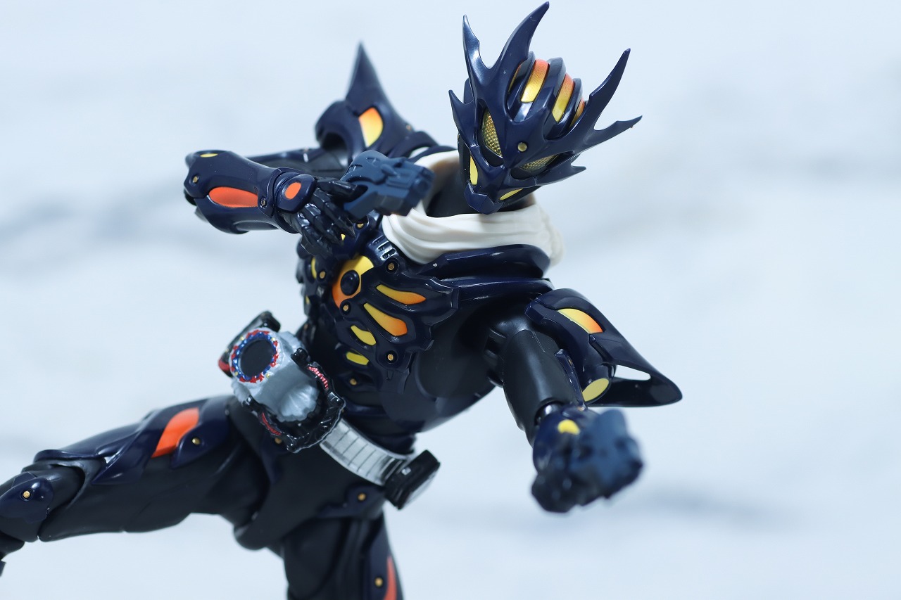 S.H.フィギュアーツ　仮面ライダードレッド 零式　レビュー　アクション