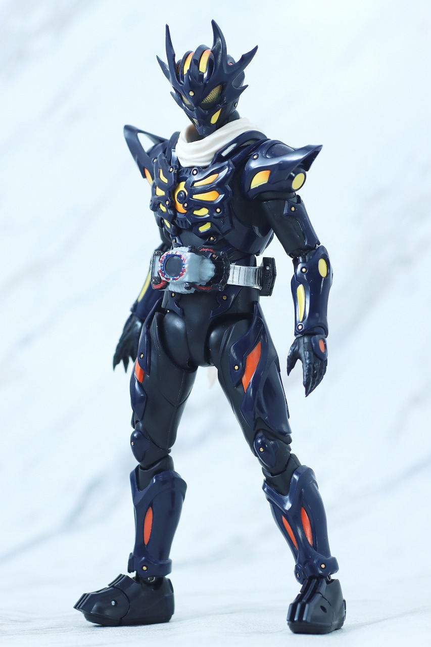 S.H.フィギュアーツ　仮面ライダードレッド 零式　レビュー　本体