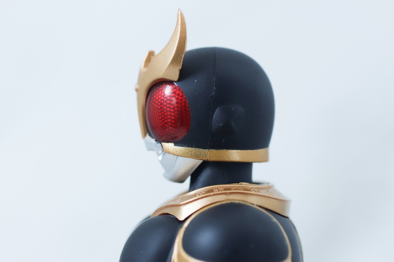 S.H.フィギュアーツ 真骨彫製法　仮面ライダークウガ アメイジングマイティフォーム 真骨彫10th Anniversary Ver.　レビュー　本体