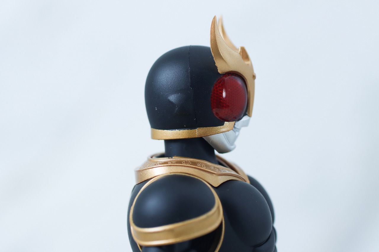 S.H.フィギュアーツ 真骨彫製法　仮面ライダークウガ アメイジングマイティフォーム 真骨彫10th Anniversary Ver.　レビュー　本体