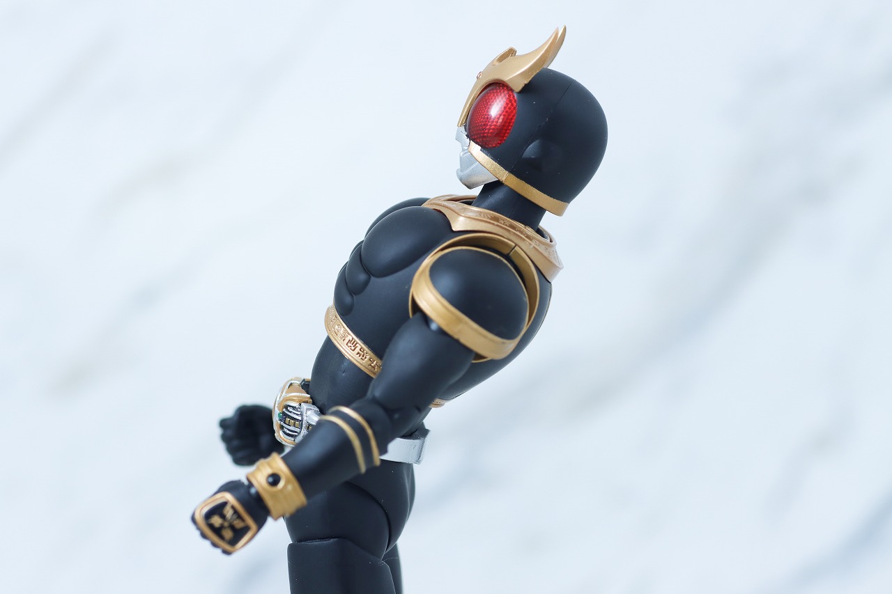 S.H.フィギュアーツ 真骨彫製法　仮面ライダークウガ アメイジングマイティフォーム 真骨彫10th Anniversary Ver.　レビュー　可動範囲