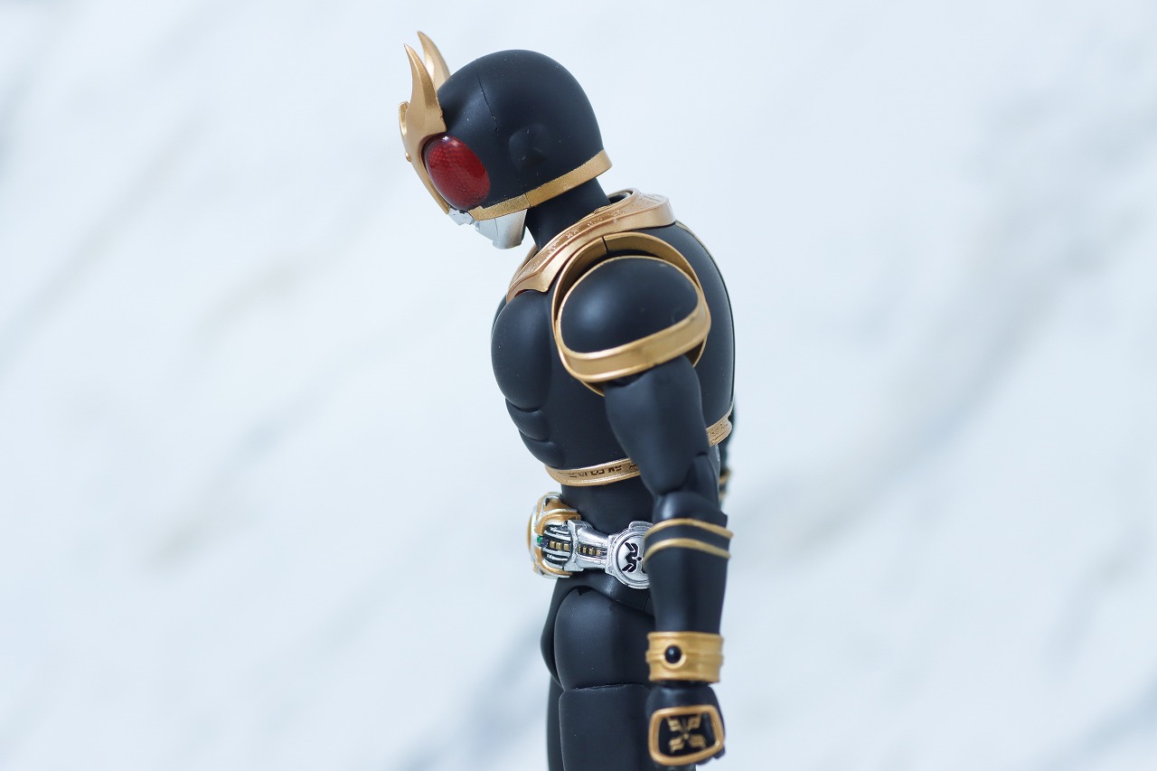 S.H.フィギュアーツ 真骨彫製法　仮面ライダークウガ アメイジングマイティフォーム 真骨彫10th Anniversary Ver.　レビュー　可動範囲