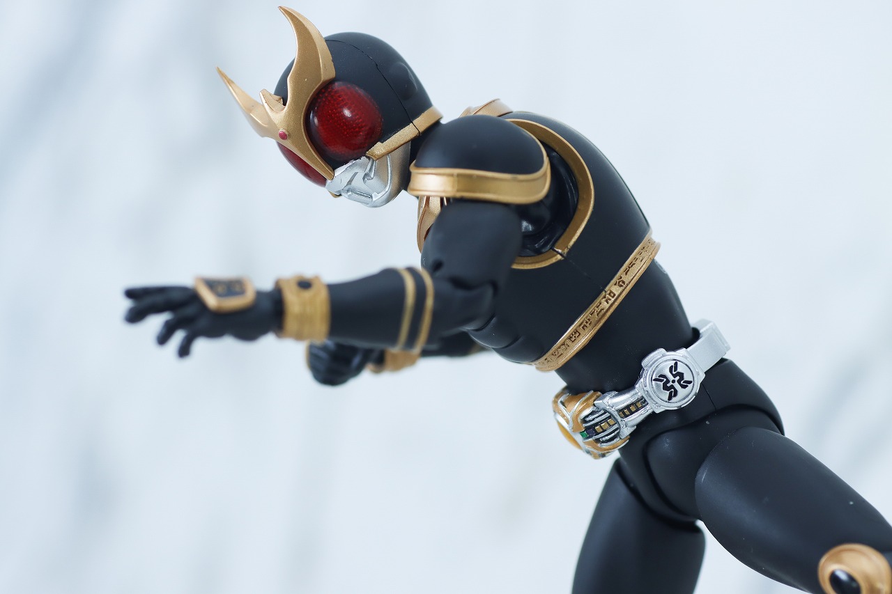 S.H.フィギュアーツ 真骨彫製法　仮面ライダークウガ アメイジングマイティフォーム 真骨彫10th Anniversary Ver.　レビュー　アクション