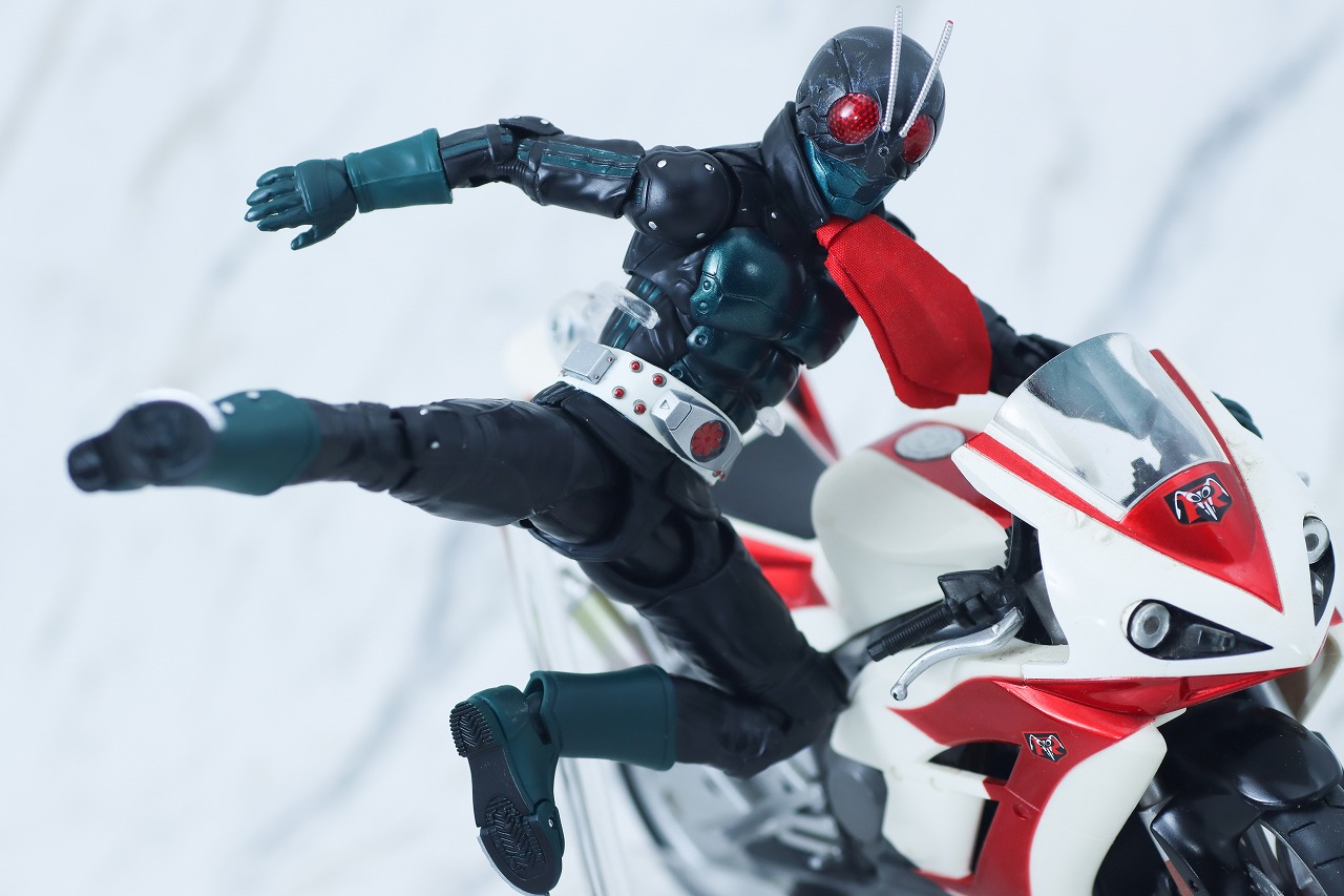 S.H.フィギュアーツ　真骨彫製法　仮面ライダー1号　本郷猛　仮面ライダーTHE NEXT　レビュー　アクション　サイクロン号 THE FIRST