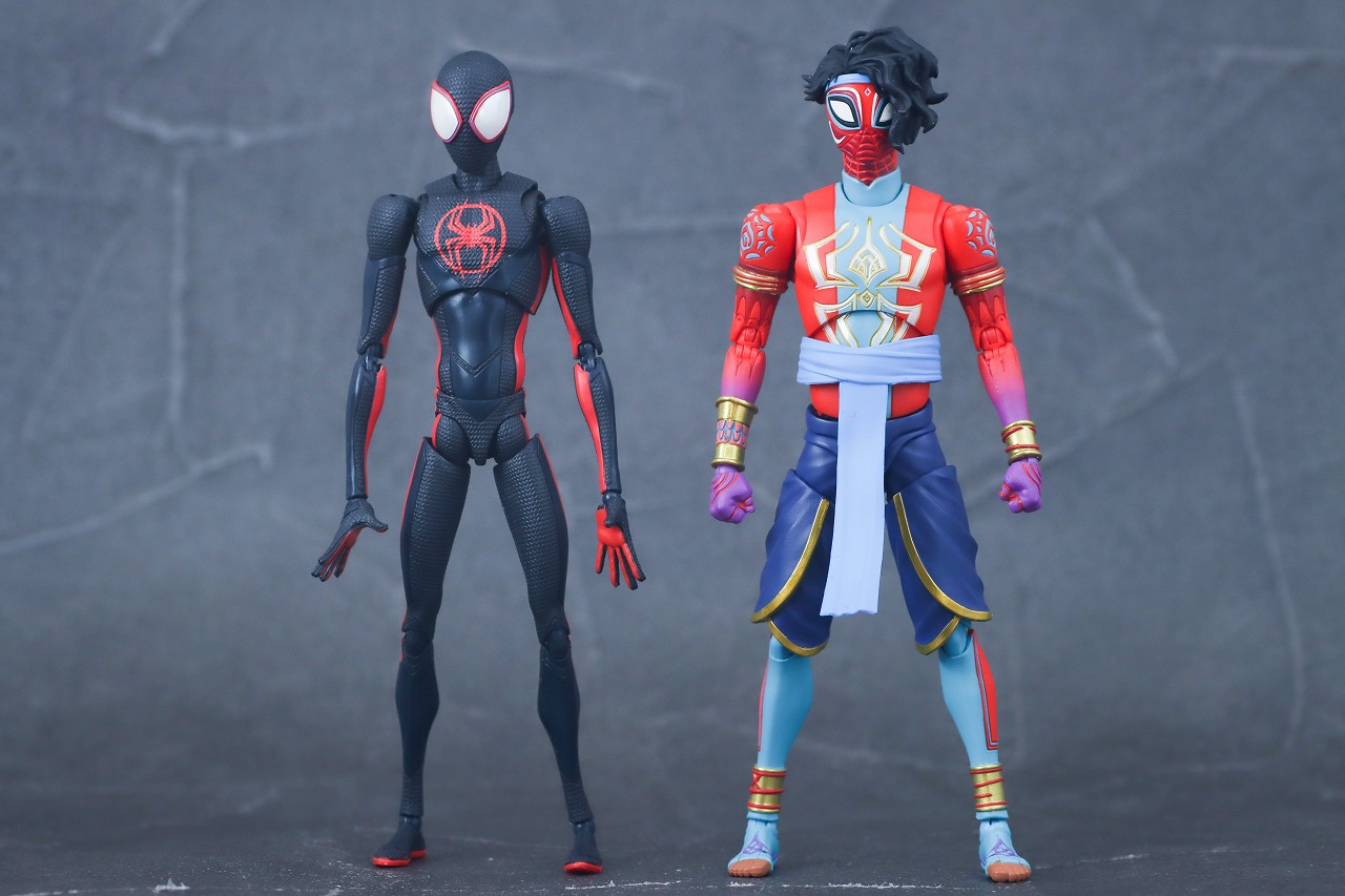 S.H.フィギュアーツ　スパイダーマン・インディア　レビュー　本体　マイルス・モラレス／スパイダーマン（『スパイダーマン：アクロス・ザ・スパイダーバース』）　比較