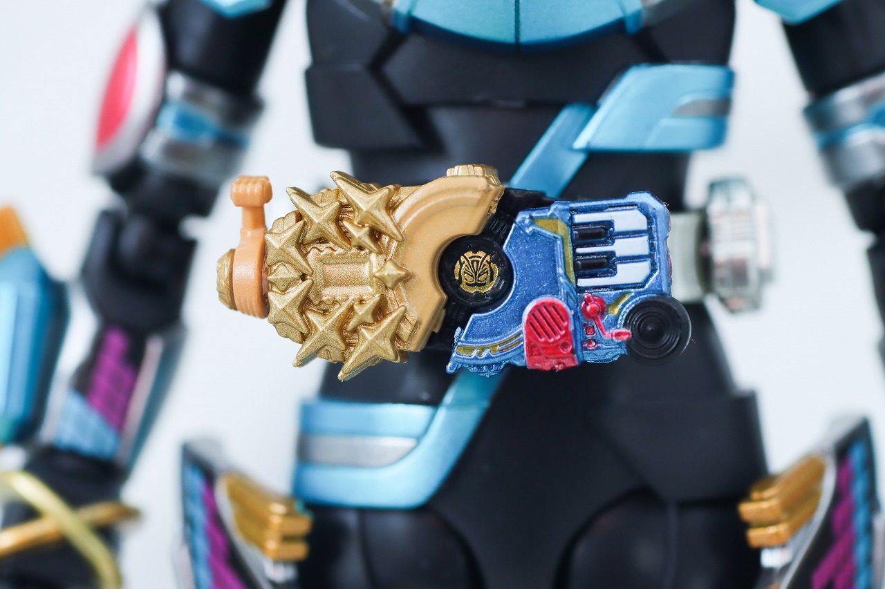 S.H.フィギュアーツ　仮面ライダーナーゴ フィーバービートフォーム　レビュー　本体