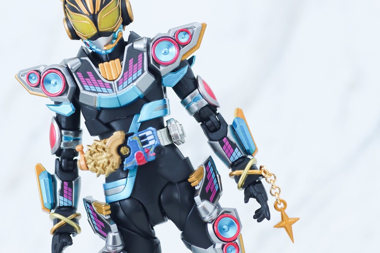 S.H.フィギュアーツ　仮面ライダーナーゴ フィーバービートフォーム　レビュー　本体