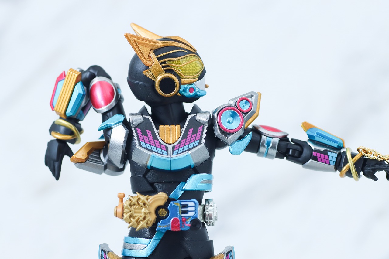 S.H.フィギュアーツ　仮面ライダーナーゴ フィーバービートフォーム　レビュー　可動範囲