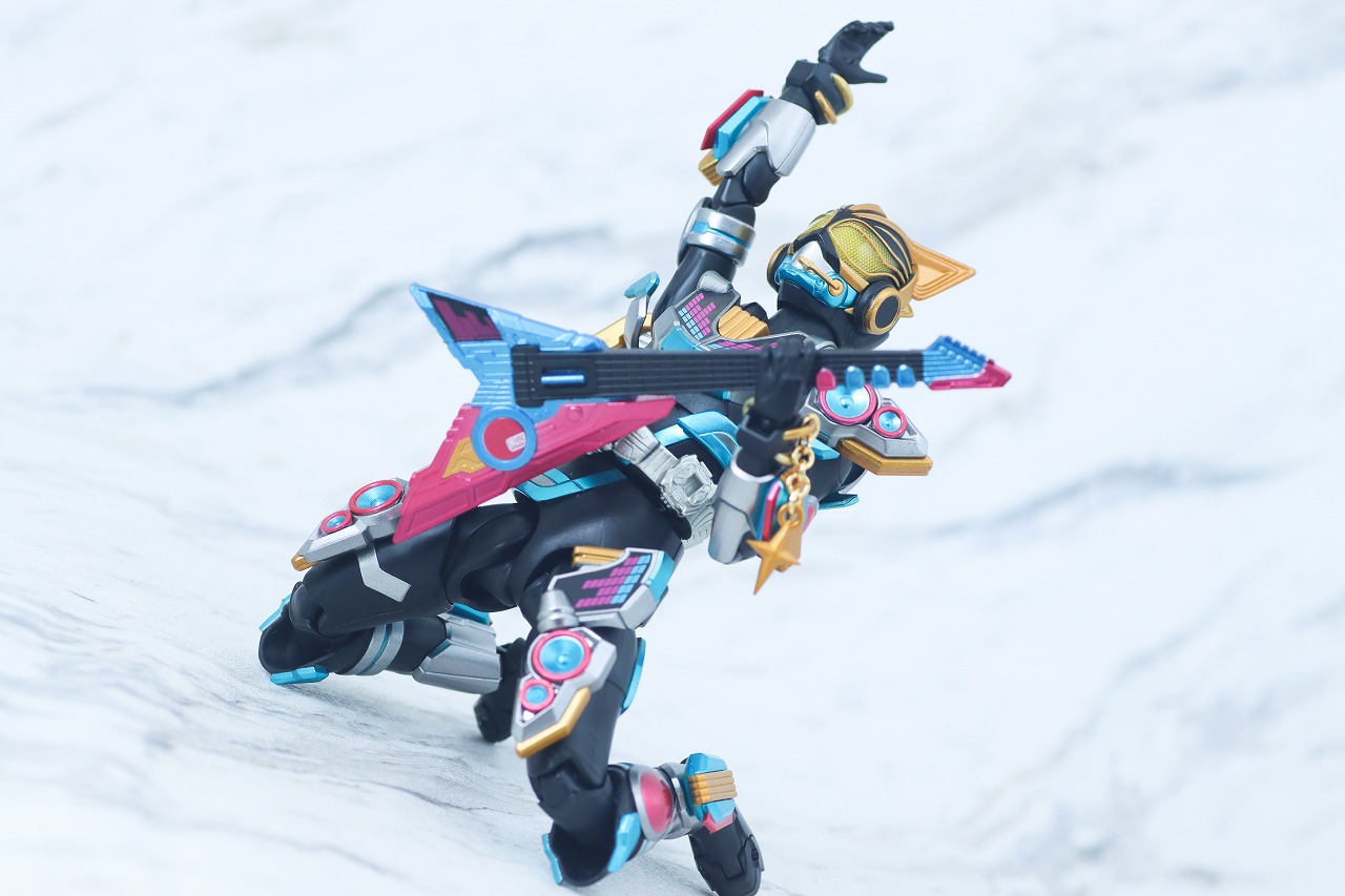 S.H.フィギュアーツ　仮面ライダーナーゴ フィーバービートフォーム　レビュー　アクション