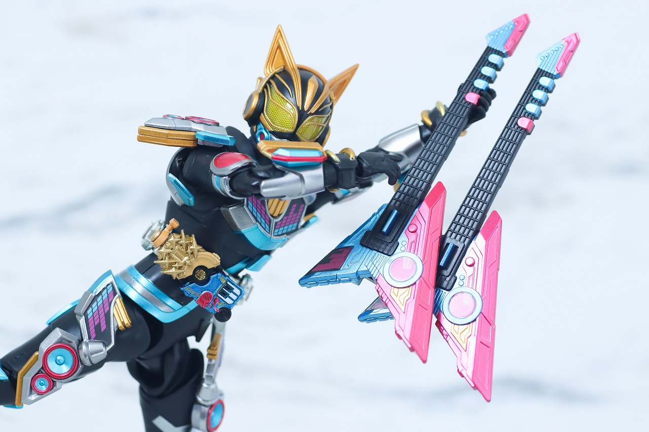 S.H.フィギュアーツ　仮面ライダーナーゴ フィーバービートフォーム　レビュー　アクション