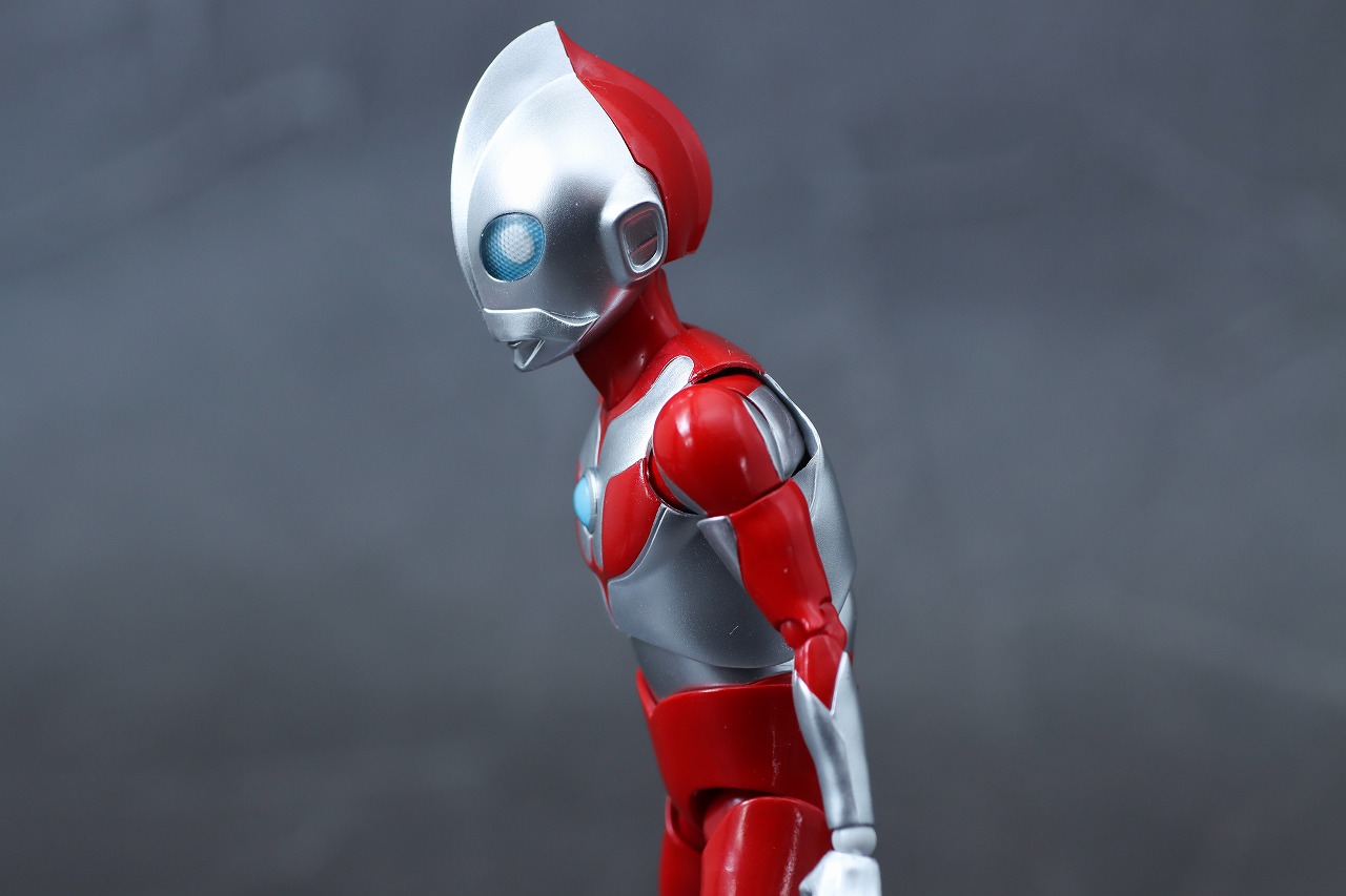 S.H.フィギュアーツ　ウルトラダッド　レビュー　可動範囲