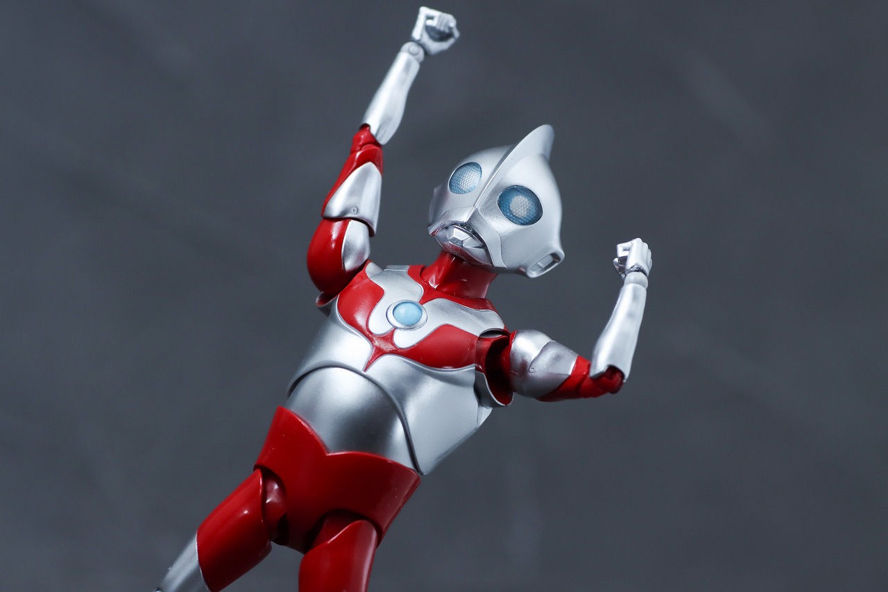 S.H.フィギュアーツ　ウルトラダッド　レビュー　アクション